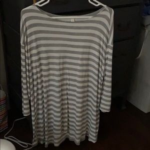 Gray and white tunic